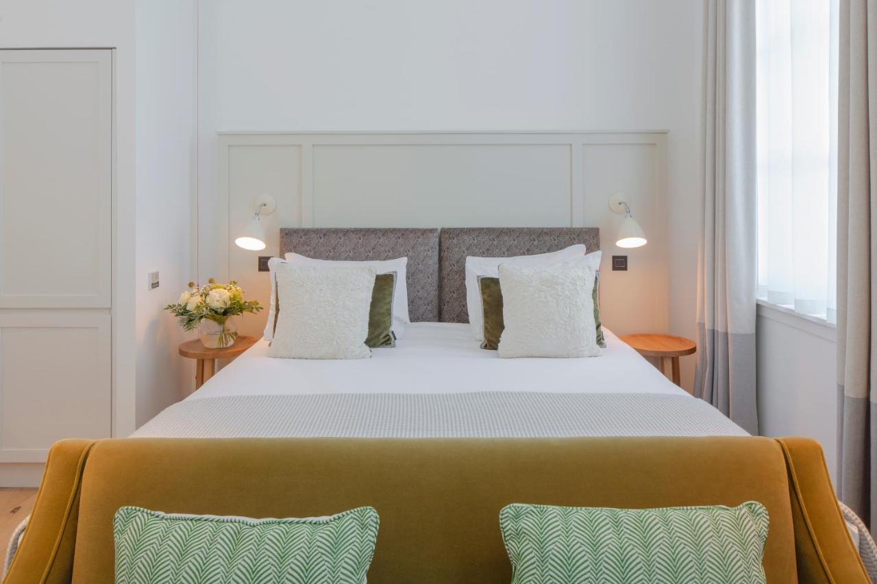 Cheval Old Town Chambers Aparthotel EDI Exterior foto A bedroom at the hotel