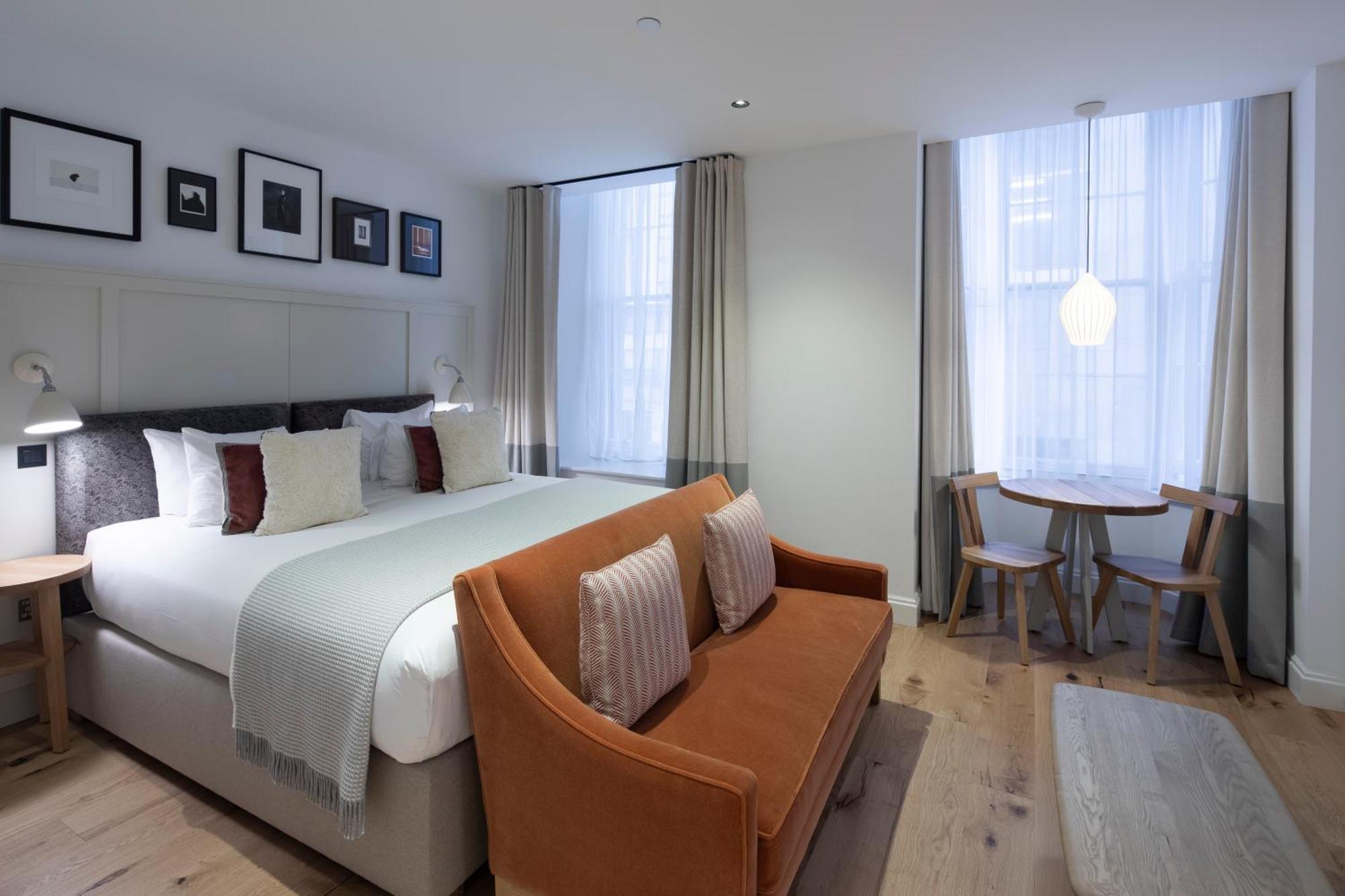 Cheval Old Town Chambers Aparthotel EDI Exterior foto A bedroom at the hotel
