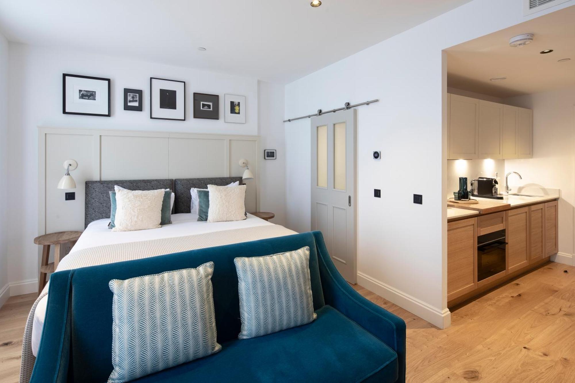 Cheval Old Town Chambers Aparthotel EDI Exterior foto A studio apartment in London