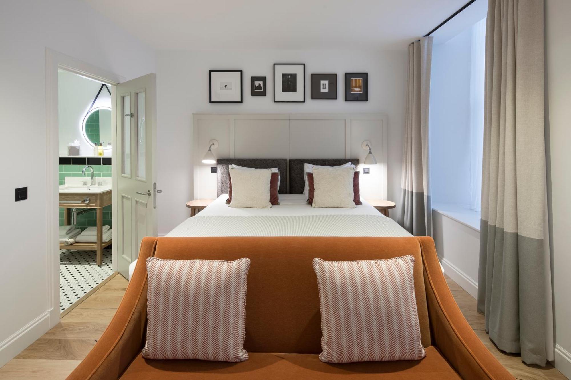 Cheval Old Town Chambers Aparthotel EDI Exterior foto A bedroom at the hotel