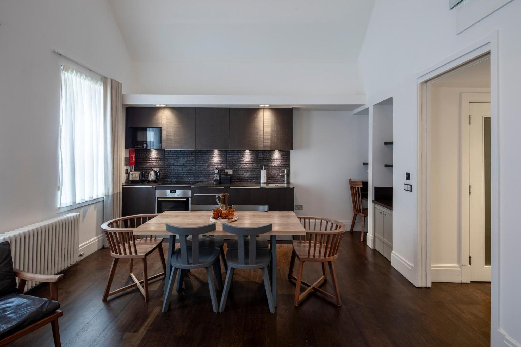 Cheval Old Town Chambers Aparthotel EDI Exterior foto The kitchen