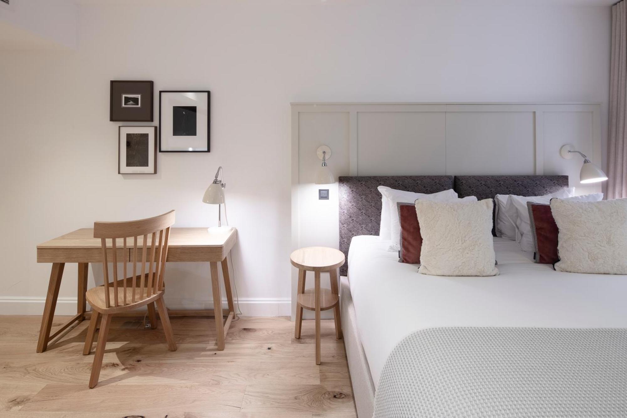 Cheval Old Town Chambers Aparthotel EDI Exterior foto A room at the hotel